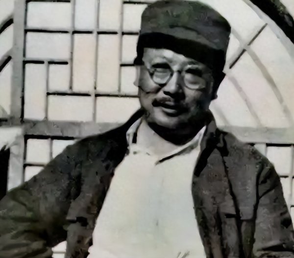 kaiyun体育(中国)2026世界杯 1945年, 毛主席去重庆筹商, 上飞机前看到李克农哭了, 开了个打趣