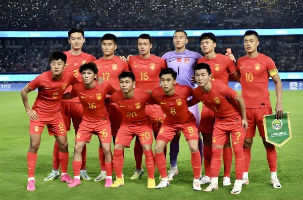 kaiyun云开体育 国足43年不败新加坡, 但今晚3人伤退+武磊带伤! 4场海外赛全拆